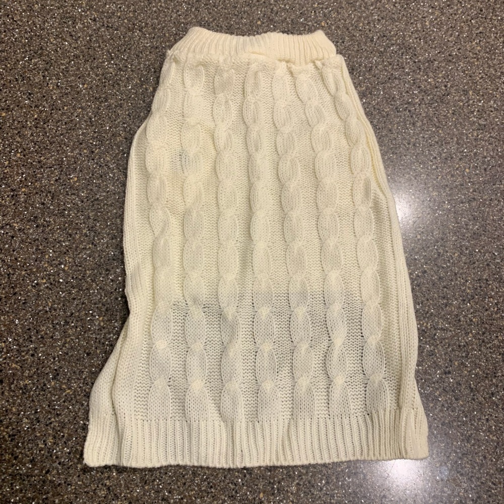 NWOT Cable Link Dog Sweater (for your dog 🐶)